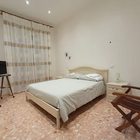 Vicino Al Mare E La Pineta Di Villa